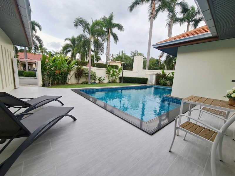4 Bedroom Bungalow with Private Pool