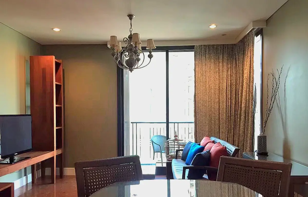 2 bedroom pet friendly condo for rent at Aguston Sukhumvit 22