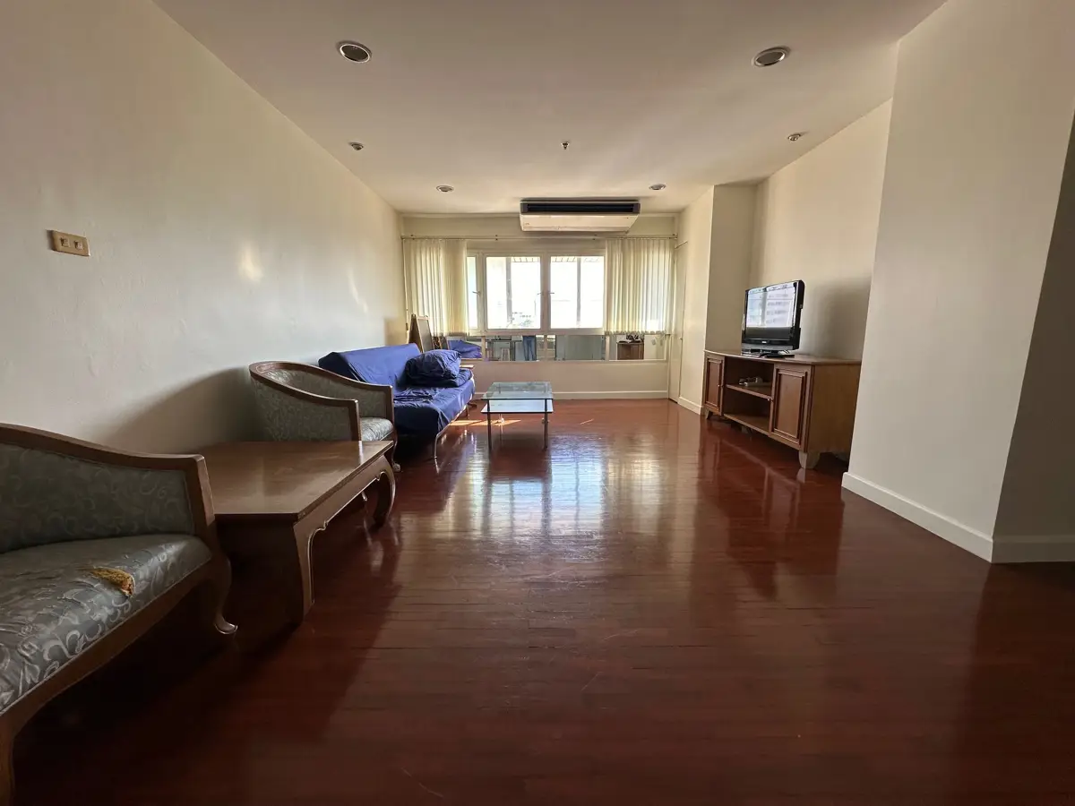 Baan Ploenchit 1 bedroom condo for rent and sale