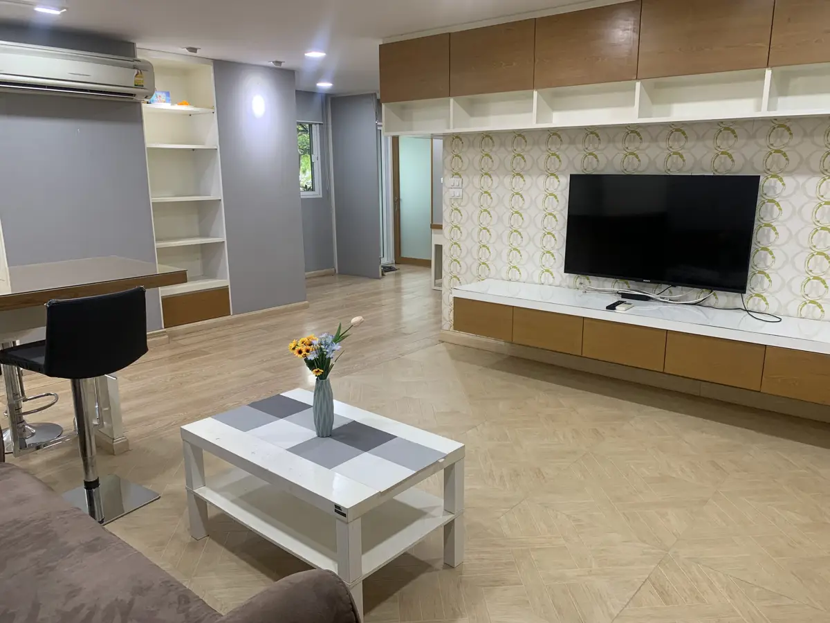 Beverly Tower 1 bedroom condo for rent - Condominium - Khlong Toei Nuea - Nana