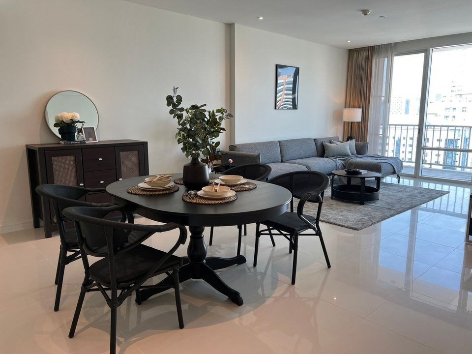 Fullerton Sukhumvit 2 bedroom pet friendly property for rent - Condominium - Khlong Tan Nuea - Ekkamai