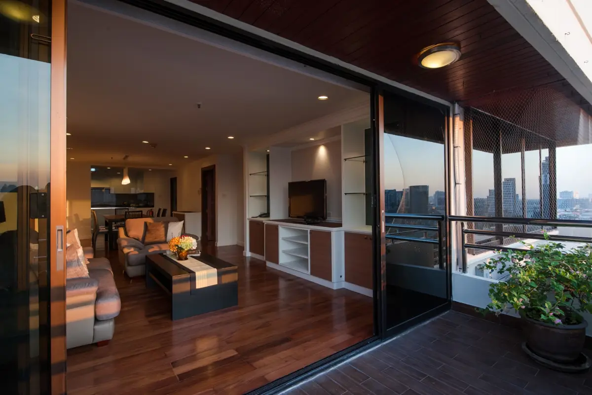 Two Bedroom apartment for rent at Mayfair Garden - Condominium - Khlong Toei - Asoke