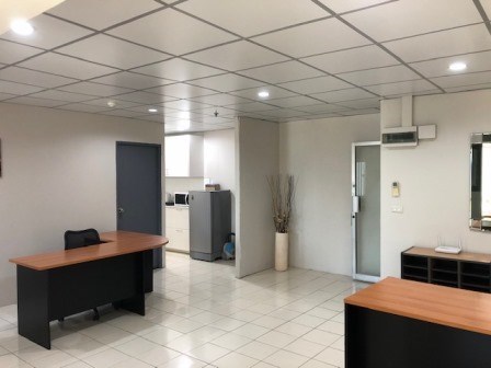 Office for rent at Sukhumvit Suite - Commercial - Khlong Toei Nuea - Nana