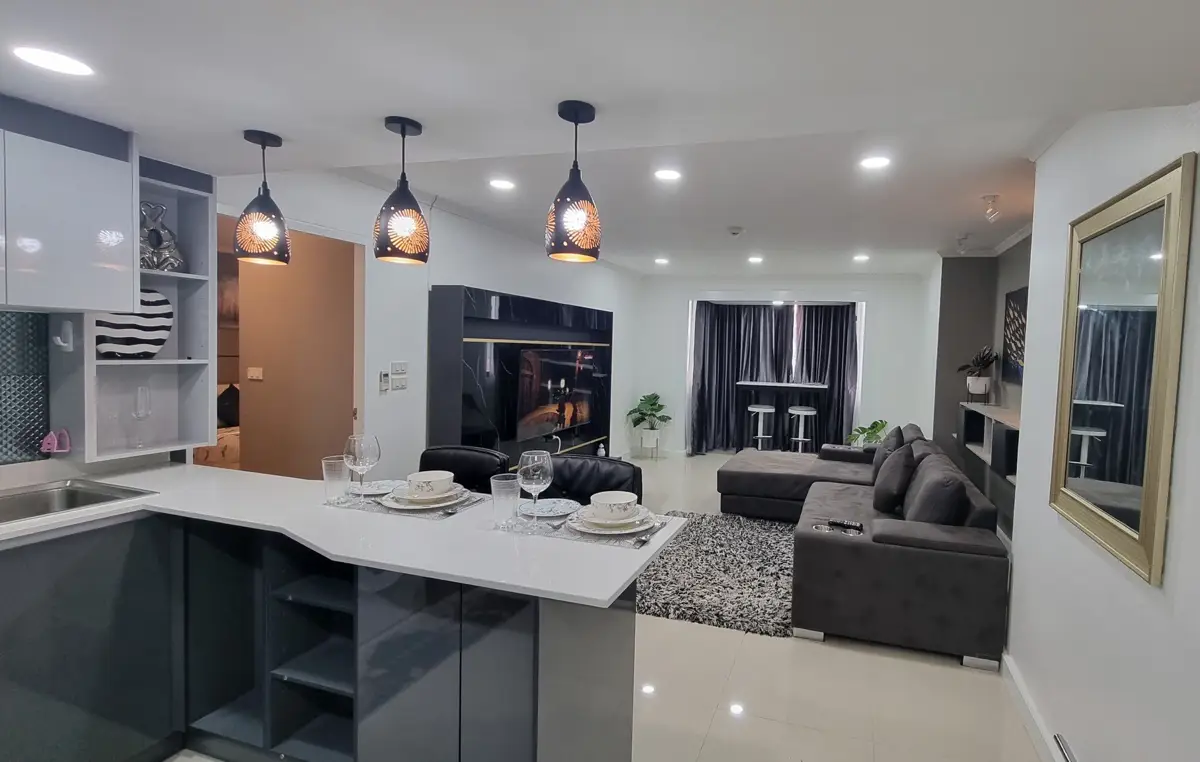 Omni Tower 1 bedroom condo for sale with tenant - Condominium - Khlong Toei - Nana