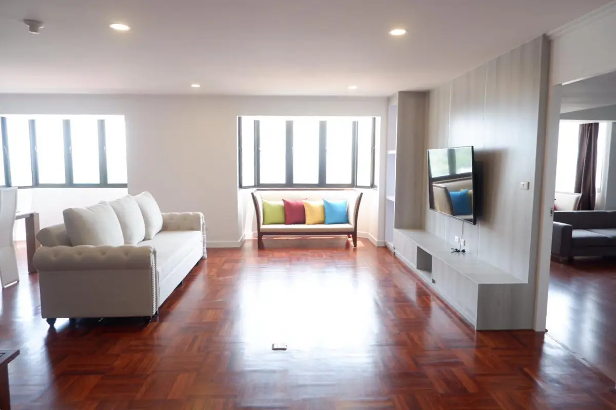 2 bedroom property for rent at Omni Tower Sukhumvit Nana - Condominium - Khlong Toei - Nana