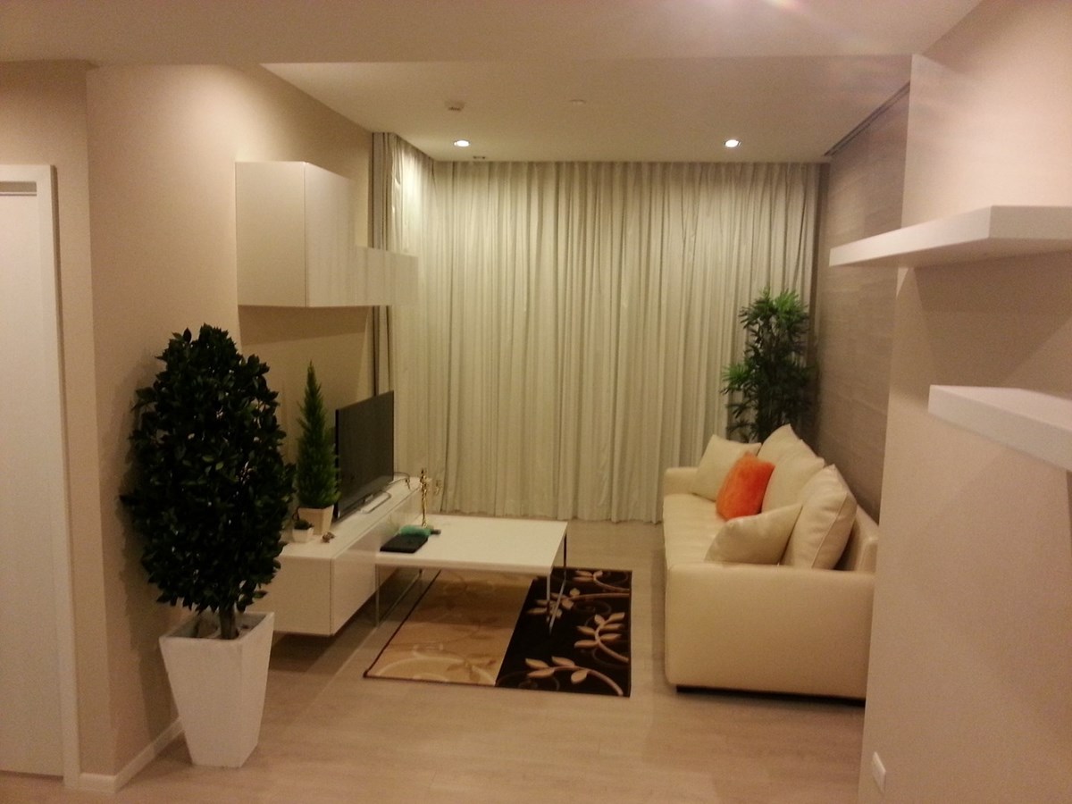 1 bedroom condo for sale with tenant at The Room Sukhumvit 21 - Condominium - Khlong Toei Nuea - Asoke