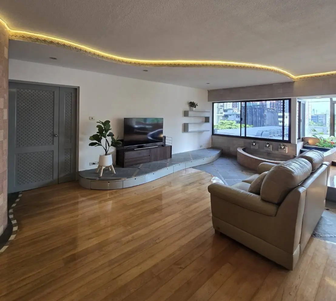 Sithakarn Condominium 2 bedroom condo for rent in Chidlom - Condominium - Lumphini - Chidlom