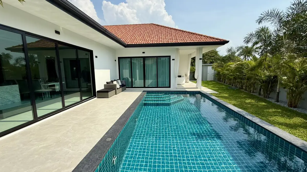 Newly Built Pool Villa in Huay Yai. In quiet area, near highway 7  - บ้าน -  - 