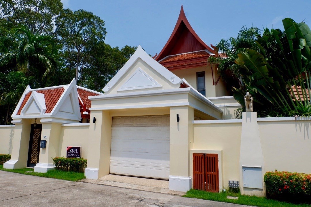 Thai-Bali inspired walled-villa with private sala and pool in gated estate just meters from Bang Sare beach  - House - Bang Saray - 