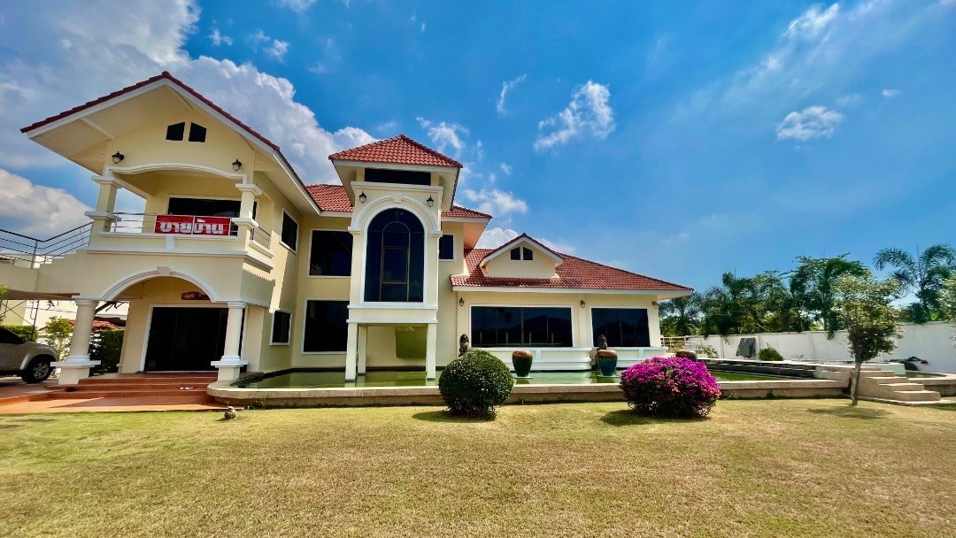 2 Rai 2 Storey Luxury Pool Villa near Utapao Airport with 6 bedrooms - House - Sattahip - 