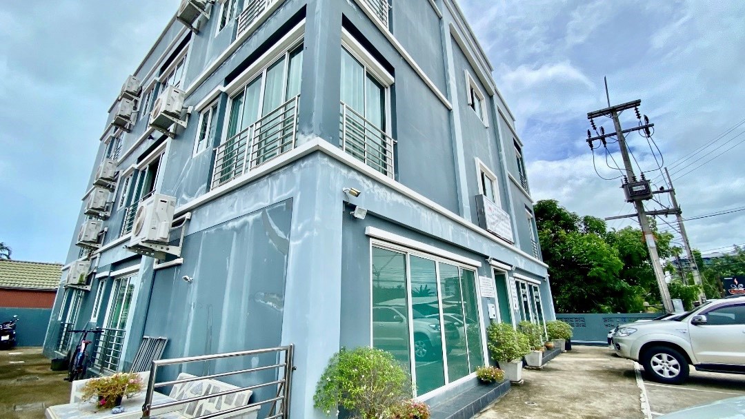 3 Story apartment with 14 rooms for Rent in Bang Sare  - Commercial - Bang Saray - 