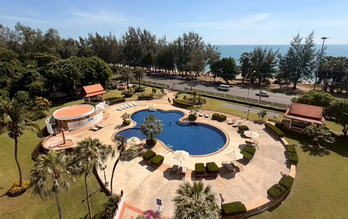 Condo on the 6th floor with both sea and pool views in Seaview, Mae Phim - Condominium - Mae Phim - Seaview Condominium