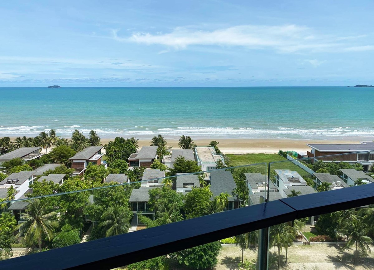 Condo with views of the ocean and a large pool area - Condominium - Chak Phong - Phuphatara B