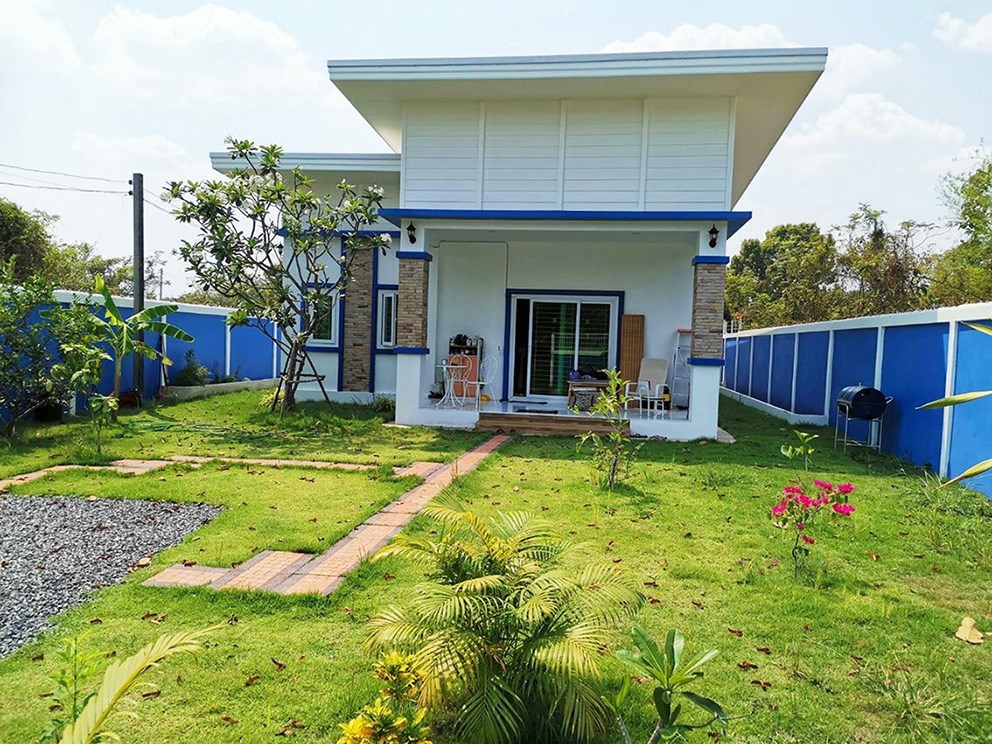 Modern style villa with large plot in Ubon Ratchathani - House -  - 