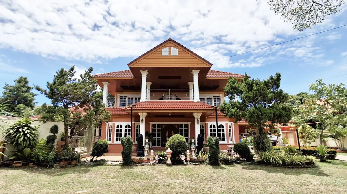 Large luxury pool villa with large well-designed plot near Phala Beach in Ban Chang, Rayong. - House -  - Ban Chang