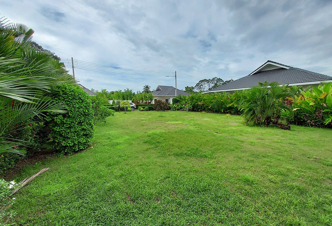 Plot ready to build a villa on, in Orchid Village - Land - Mae Phim - Mae Phim