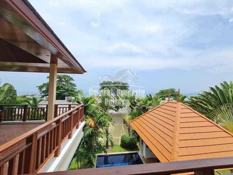 Beachfront Luxury Pool Villa in Bangsaray – 3 Bedrooms, 4 Bathrooms - House - Bang Saray - 