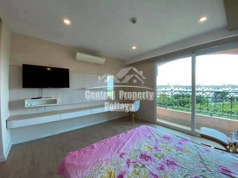 Resort-Style Condominium in Jomtien with Expansive Lagoon Pool and Strong Rental Appeal. - Condominium -  - 