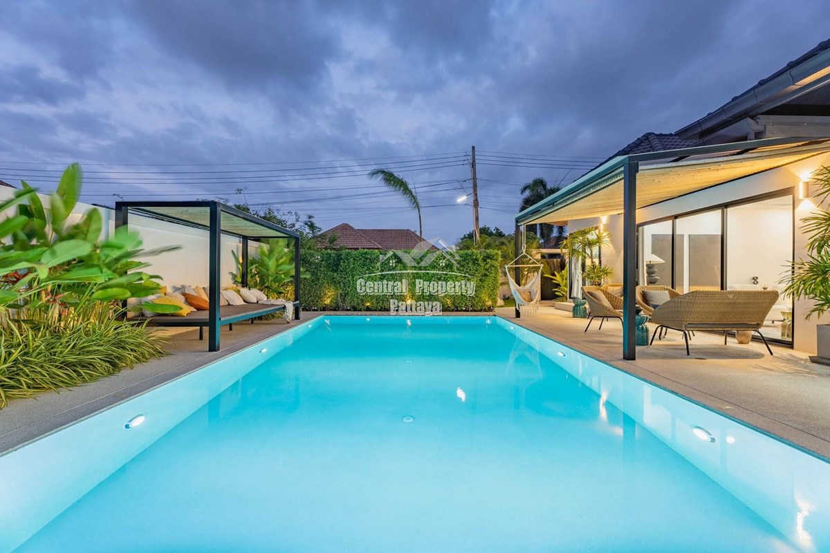 Luxury 5-Bedroom Pool Villa – Elegance and Comfort in Tungkom Tanman, Pattaya - House - Nong Pla Lai - 