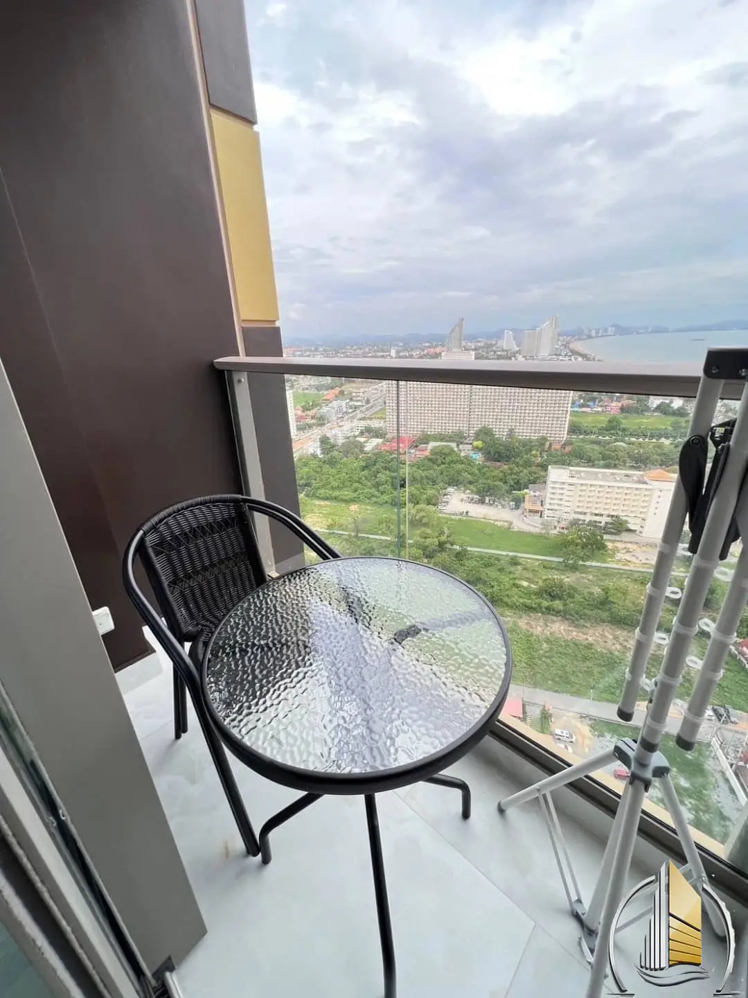1 Bed Beachfront Condo for Rent in Jomtien, Pattaya  - Condominium - Jomtien - Copacabana Beach Jomtien