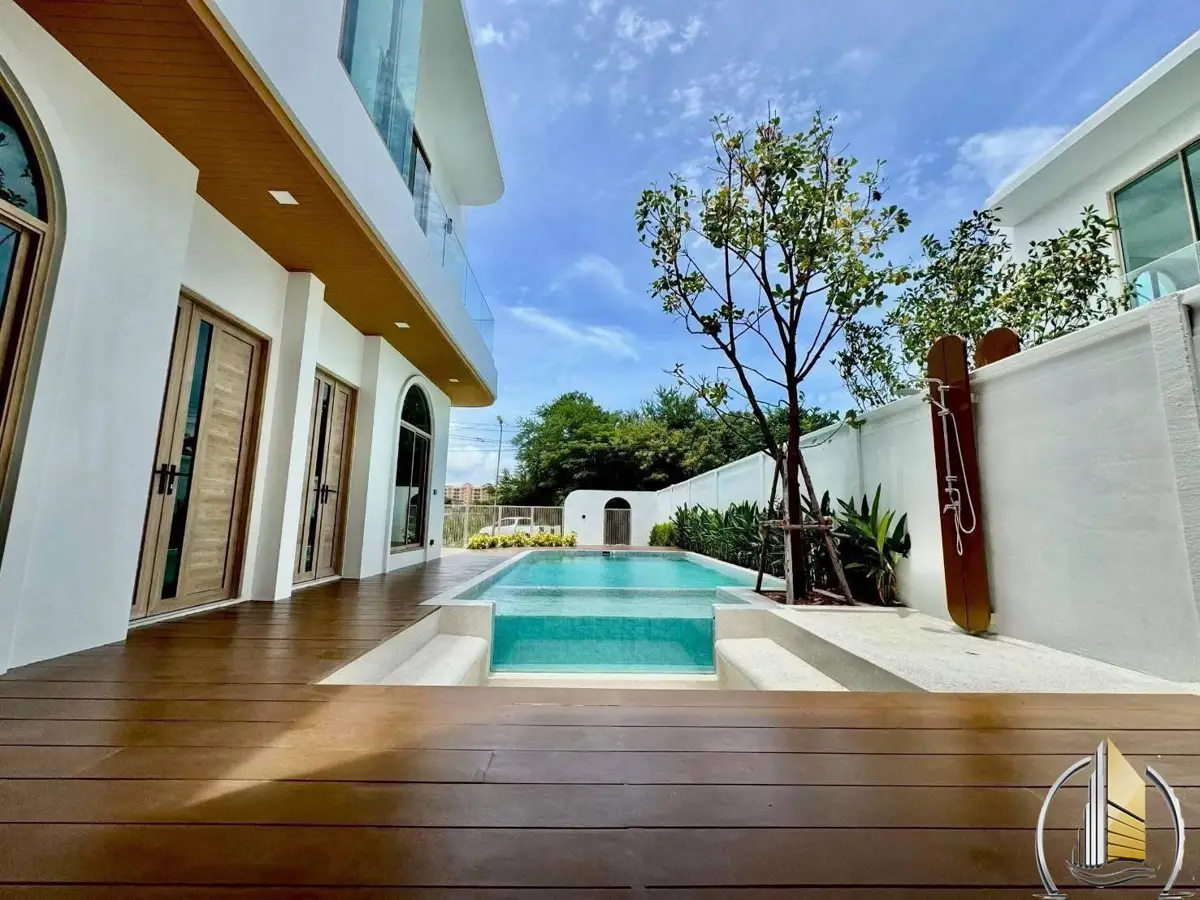 House For Sale in Pattaya - House -  - 