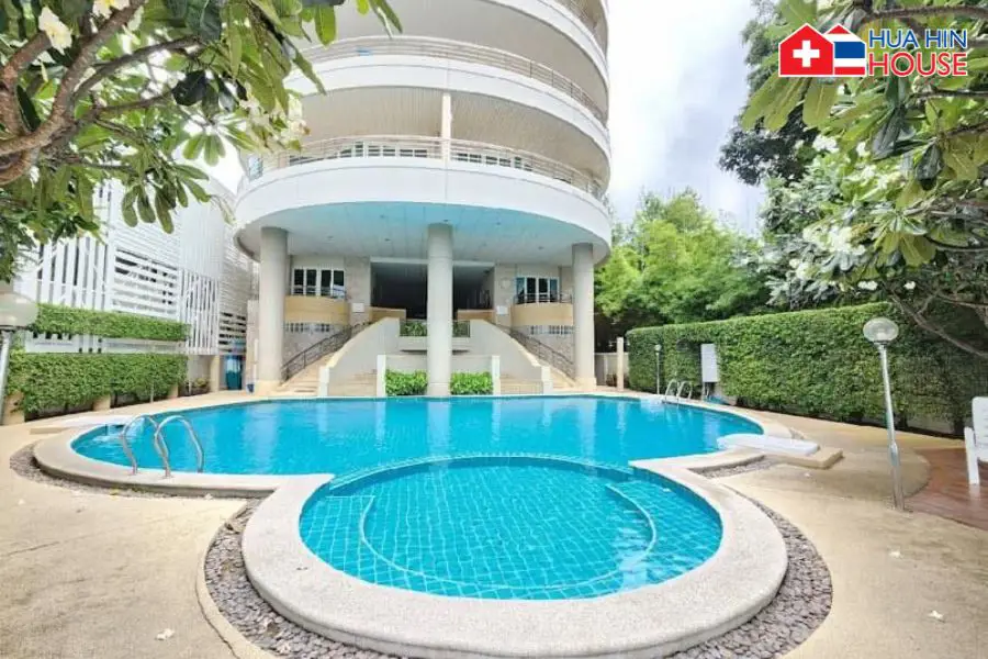 Stunning Beachfront Condo  - Condominium -  - 