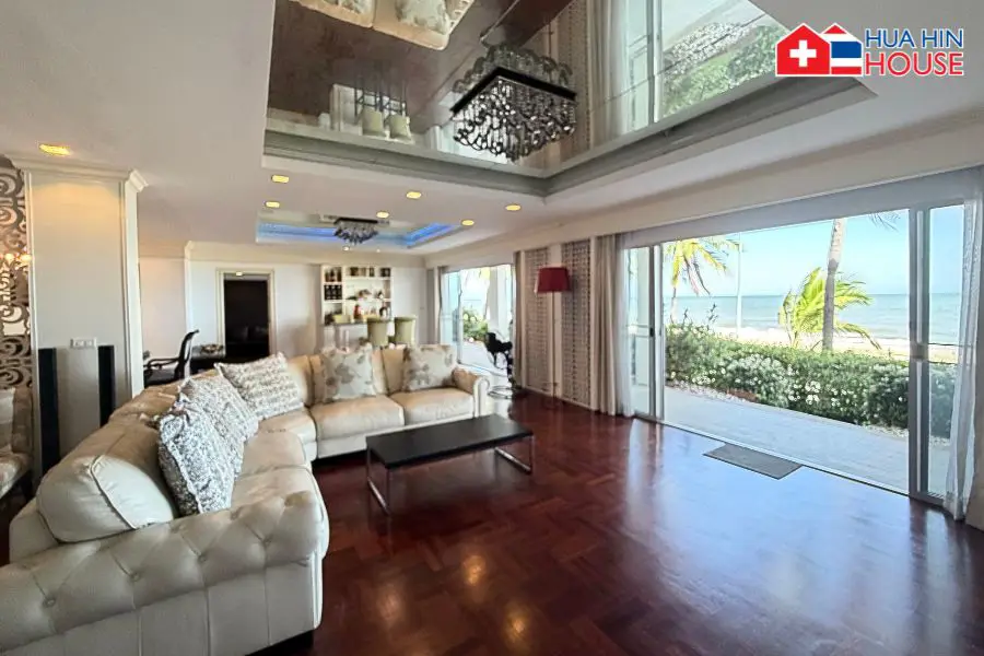 Beachfront Villa Life — in a Freehold Condo! - Condominium -  - 