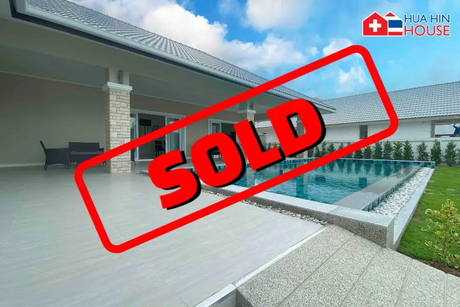 For Sale: 3-BED Luxurious Pool Villa - House - Thap Tai - 