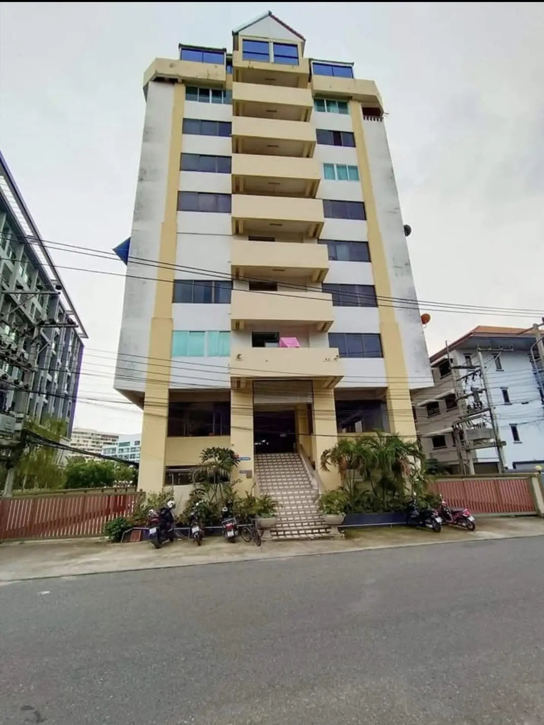 Sombat Condoview For Sale (Pet Friendly ) - Condominium - Pratumnak - 