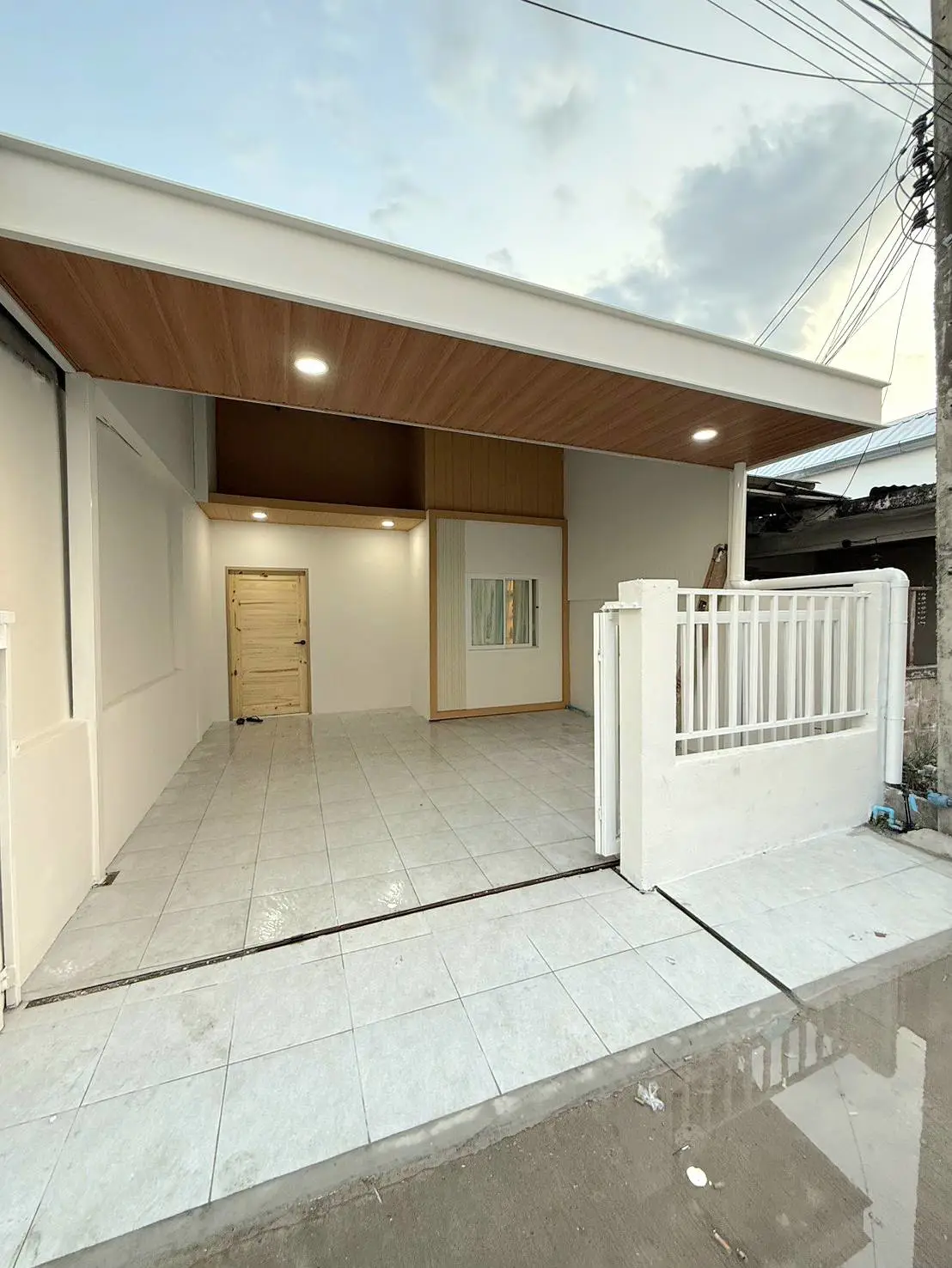 Townhouse for sale - ทาวน์เฮ้าส์ - Sukhumvit Road  - 