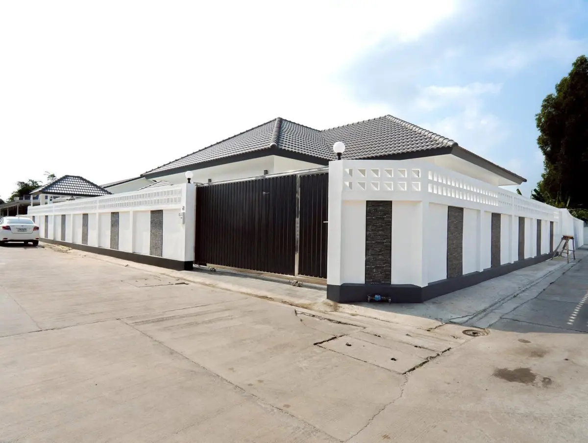 Newly built corner pool villa for sale - House - Nong Pla Lai - 