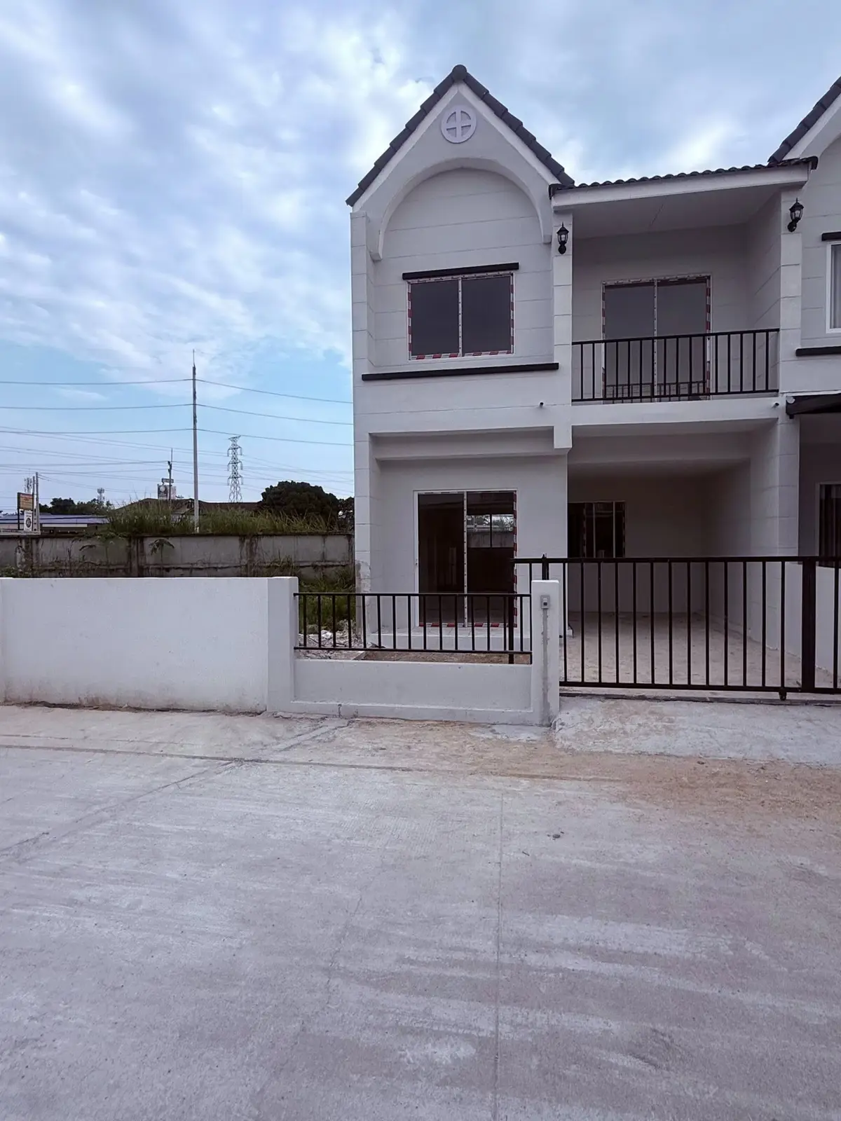 Two-story corner townhome for sale in Rattanagorn 25 Village. - Town House - Thanon Pornprapanimit - 