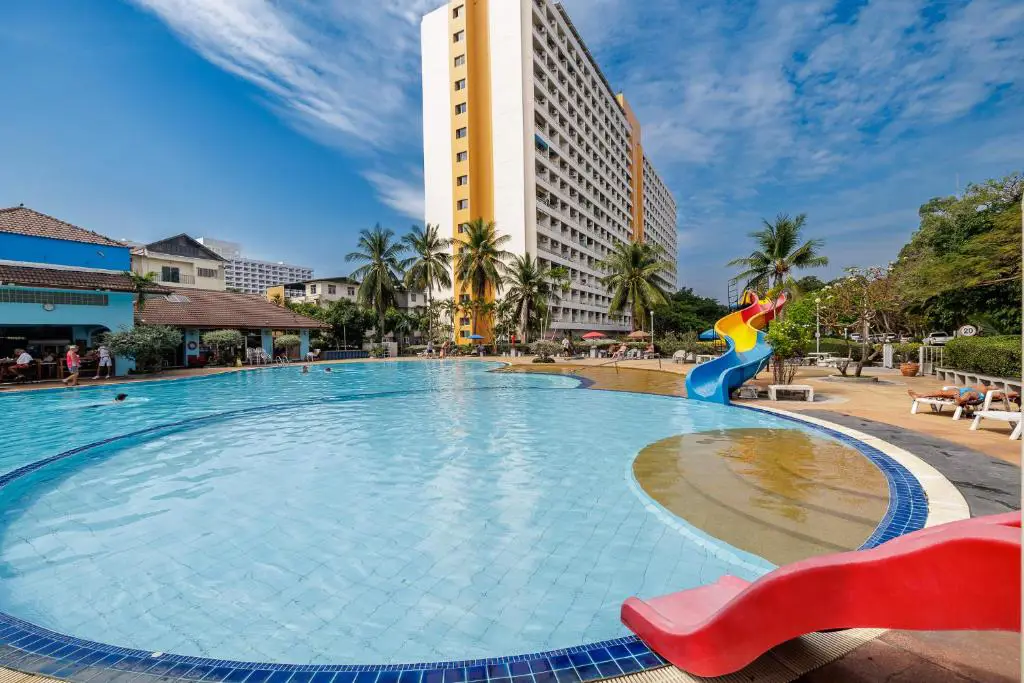 Condo for Sale: View Talay 1 - Condominium - Thappraya Road - 