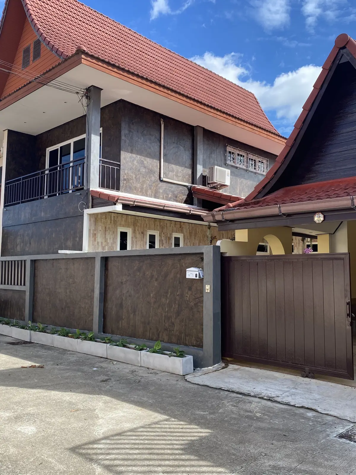 House for sale with swimming pool, Nong Prue Soi 6. - House -  - 