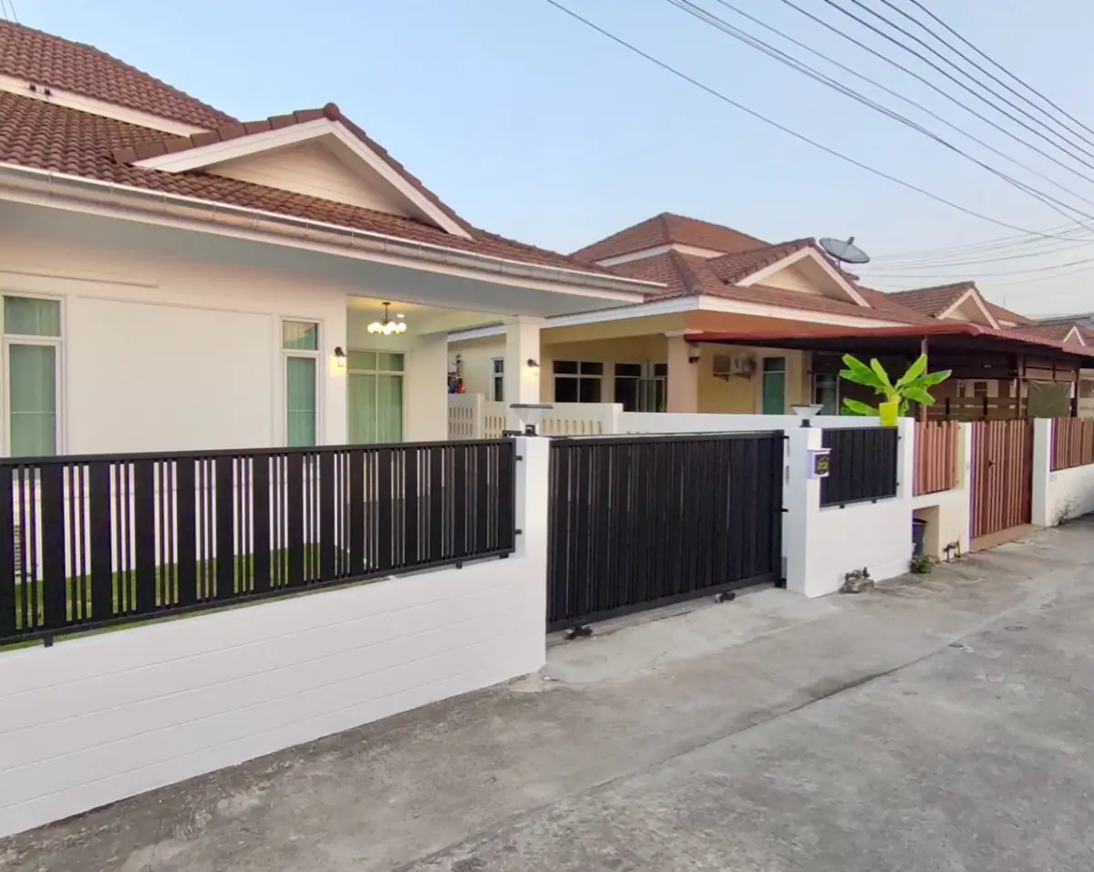 Single-story house for sale in Chokchai 8 Village. - House - บุญสัมพันธ์ - 