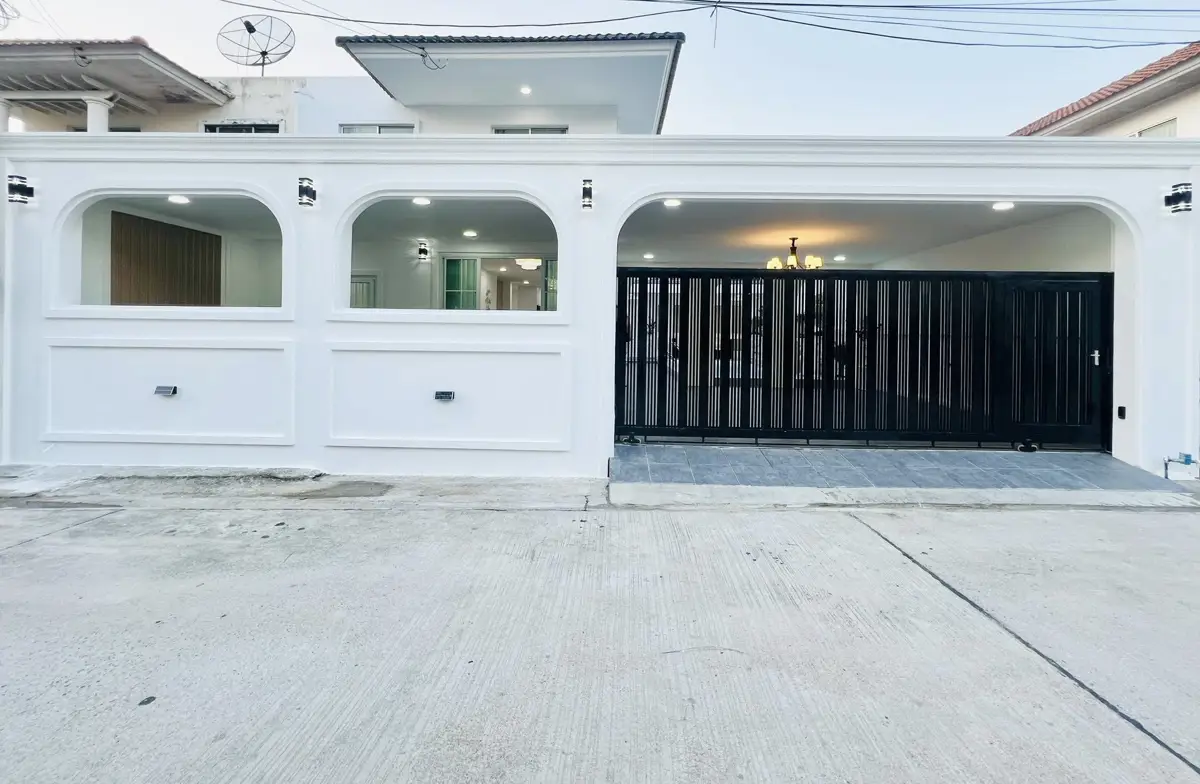 Two-story house for sale with swimming pool - House - Nongmaikaen Road - 