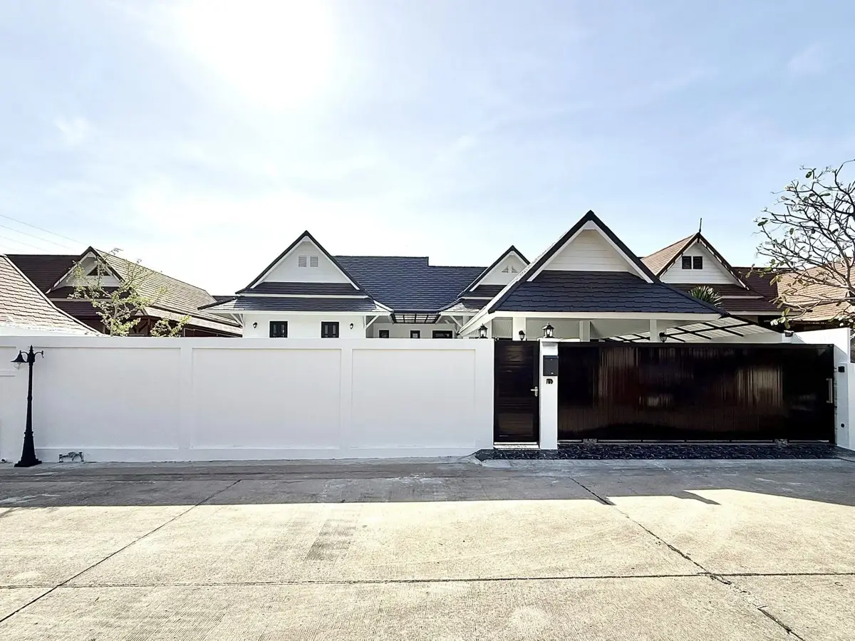For Sale: Fully Furnished Pool Villa, Ready to Move In - House - Thanon Chaiyaphruek - 