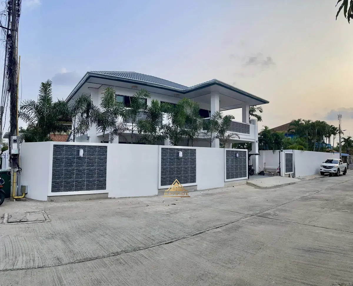 Pool Villa Near Jomtien Beach 5 Beds 6 Baths for SALE - House - Jomtien - 