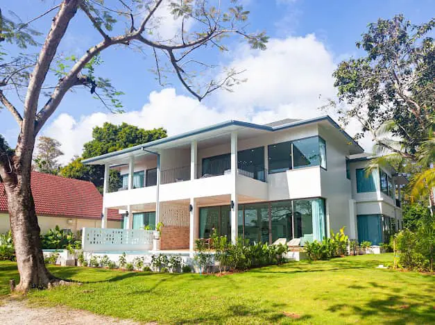 3 Bedroom Beachfront Pool Villa Fisherman Way Beach Villa - บ้าน - Rawai - Phuket, Rawai