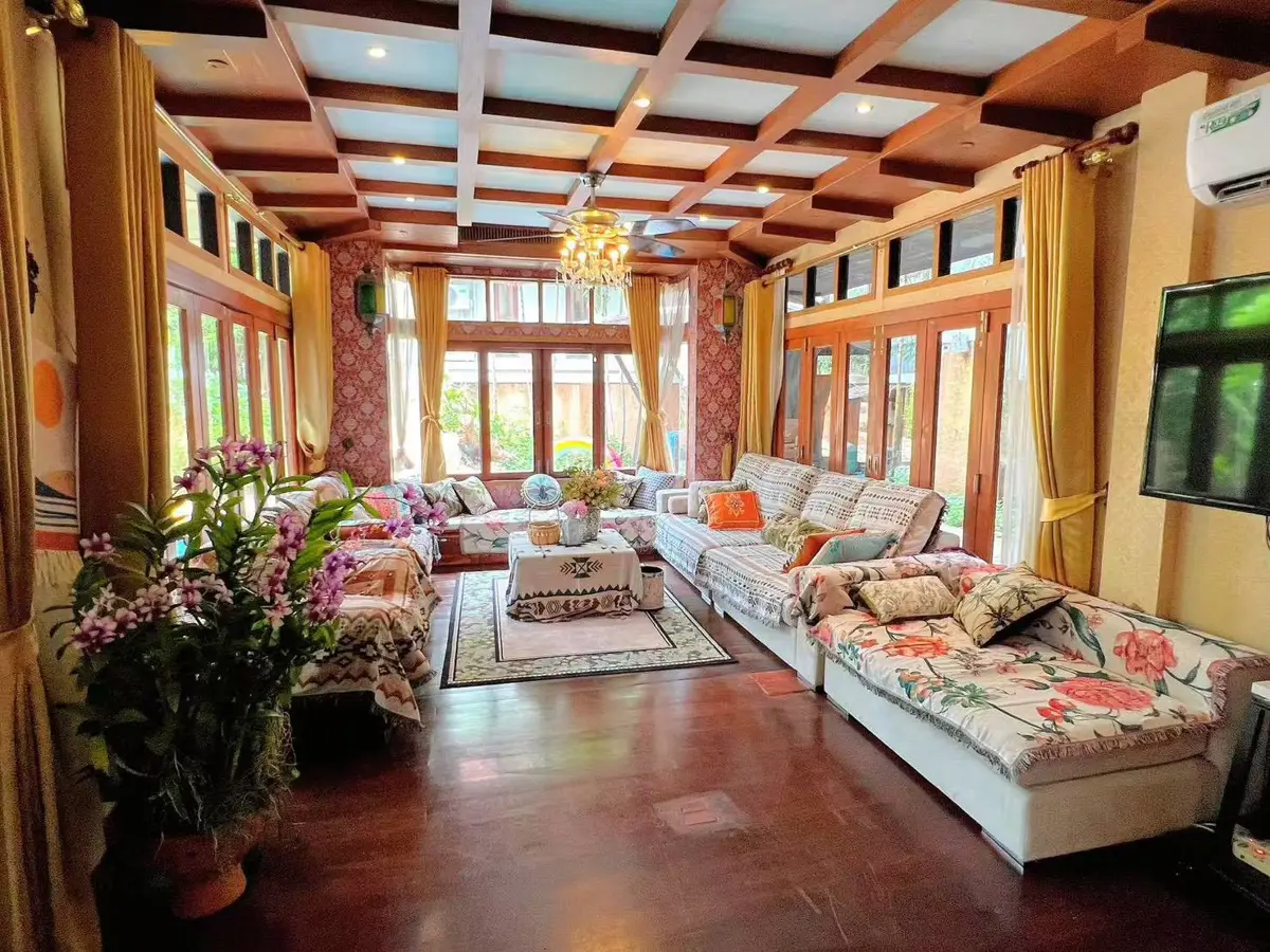 Pool villa Darawadee Village, Na Jomtien 4 Bedroom for rent - House -  - 