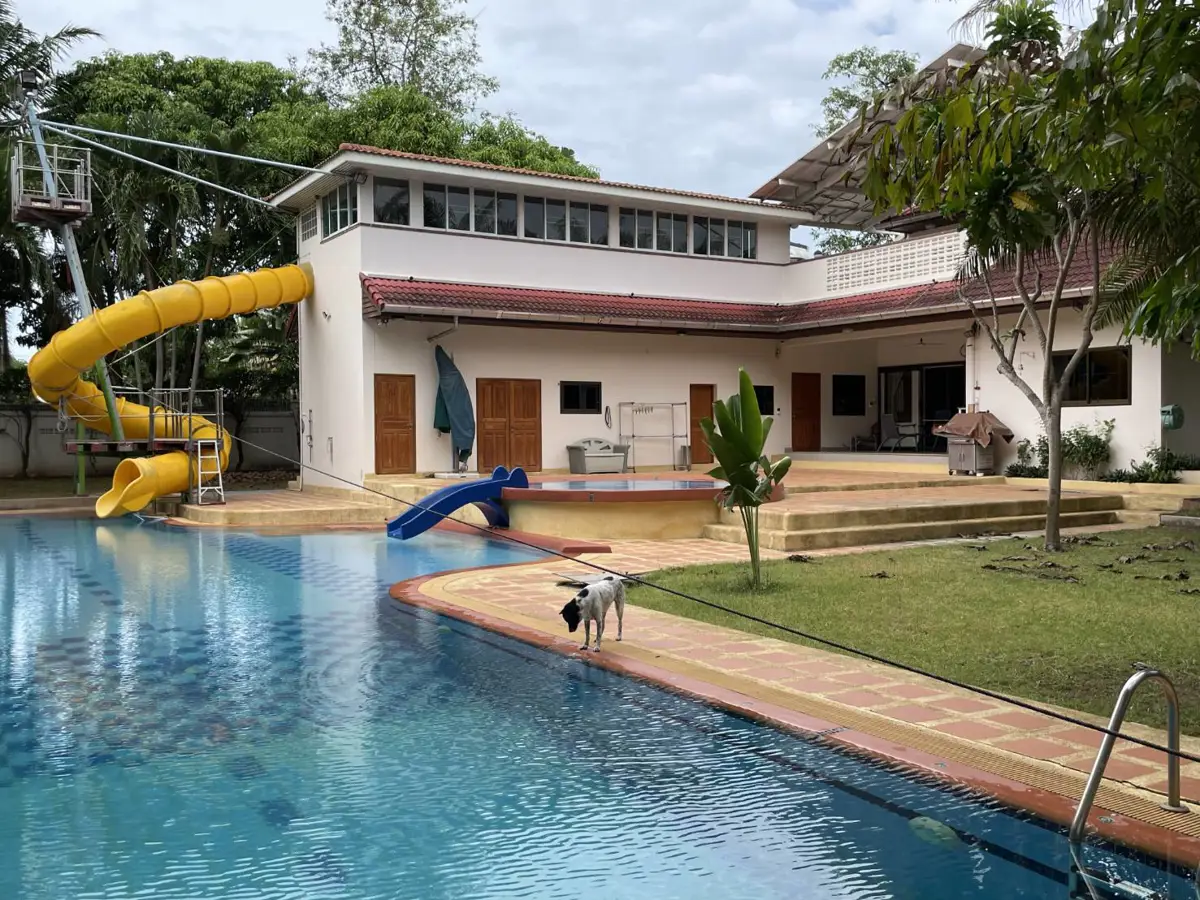 Elephant House 4 Bedroom for sale - House -  - 