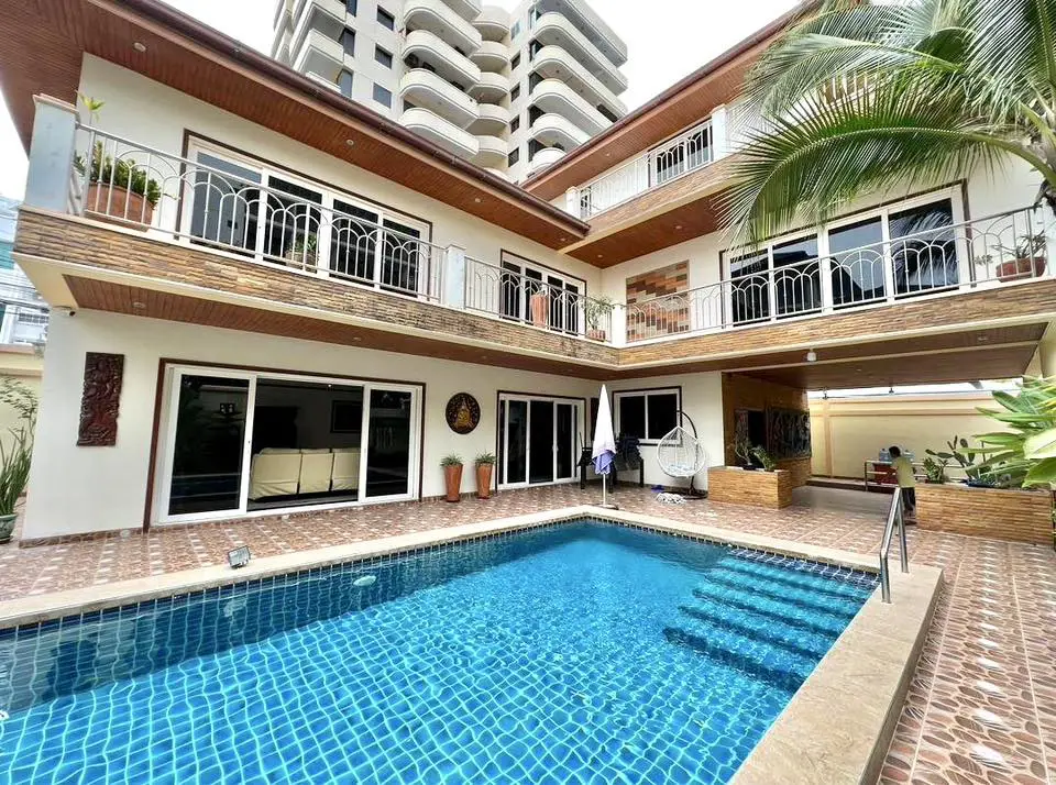 Pool Villa  4 Bedrooms for rent - บ้าน -  - 