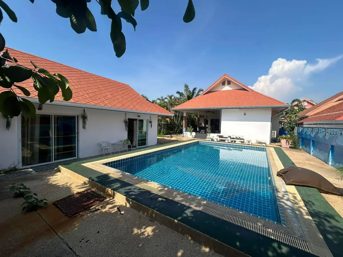 The Ville Jomtien Pool villa 5 Bedroom for sale - House -  - 