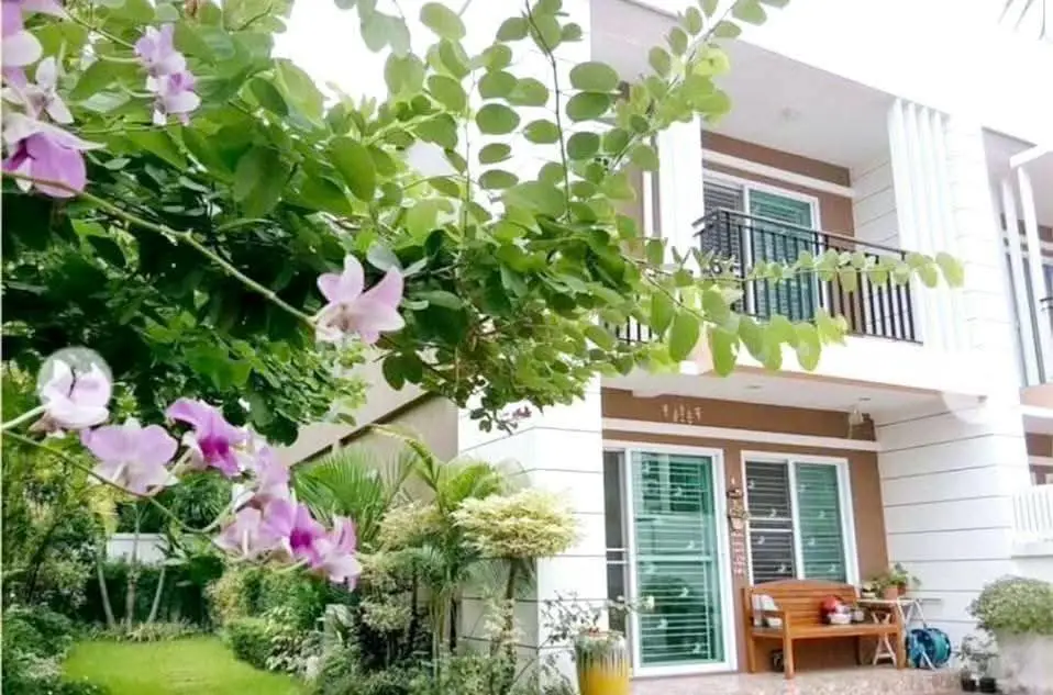 Townhouse, Soi Chai Phorn Withee 2 Bedroom for sale - บ้าน -  - 