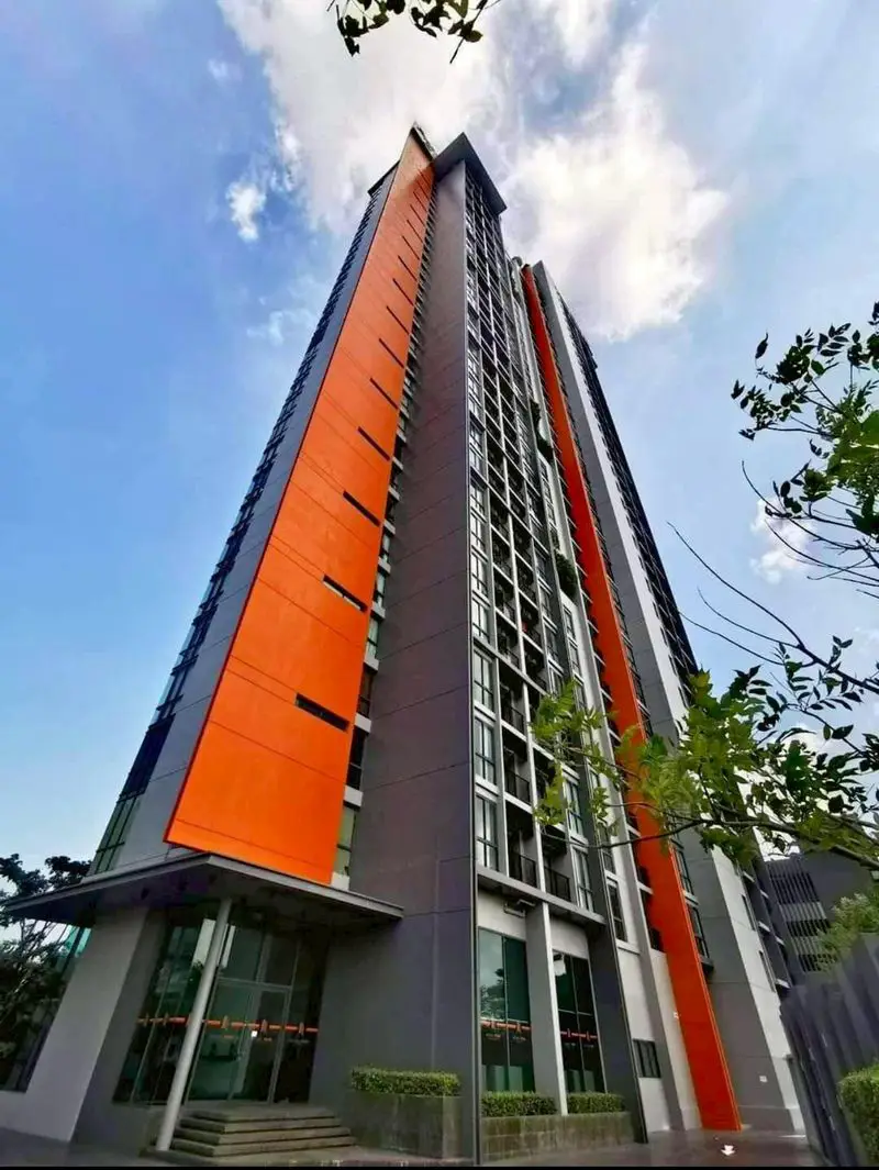 Posh Condo Studio for sale - Condominium -  - 