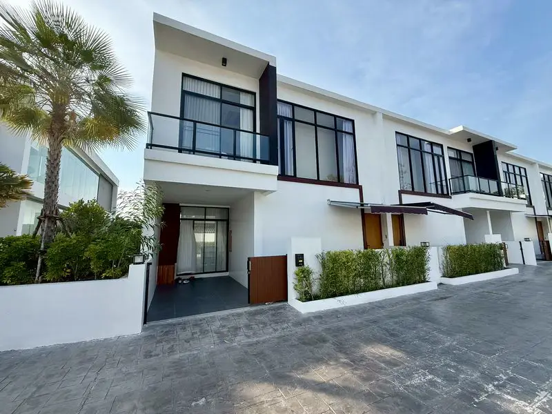 Modern townhome in Villa La Richie 3 Bedroom for sale - House -  - 