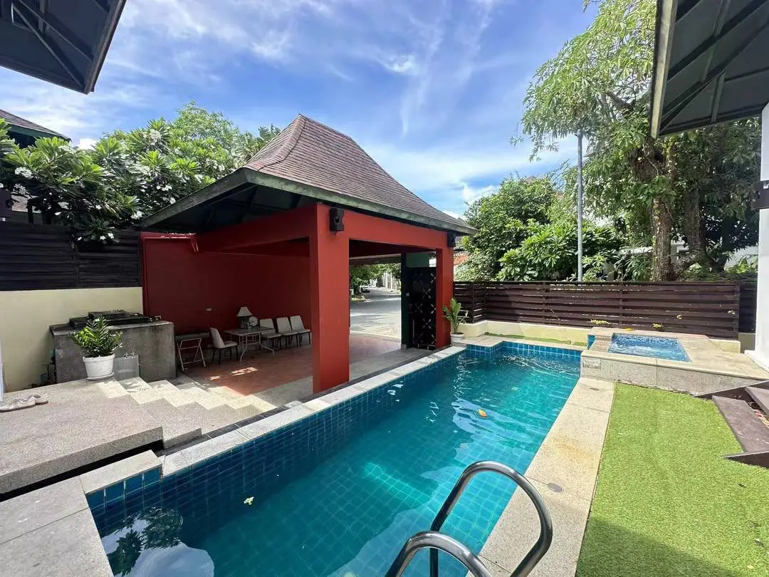 Pool villa near Jomtien Beach 4 Bedroom for sale - House -  - 