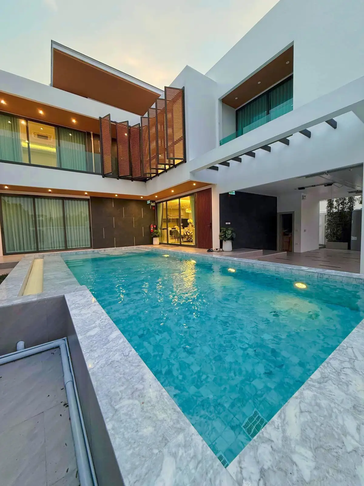 Pool Villa Near Jomtien Beach 4 Bedroom For rent - House -  - 