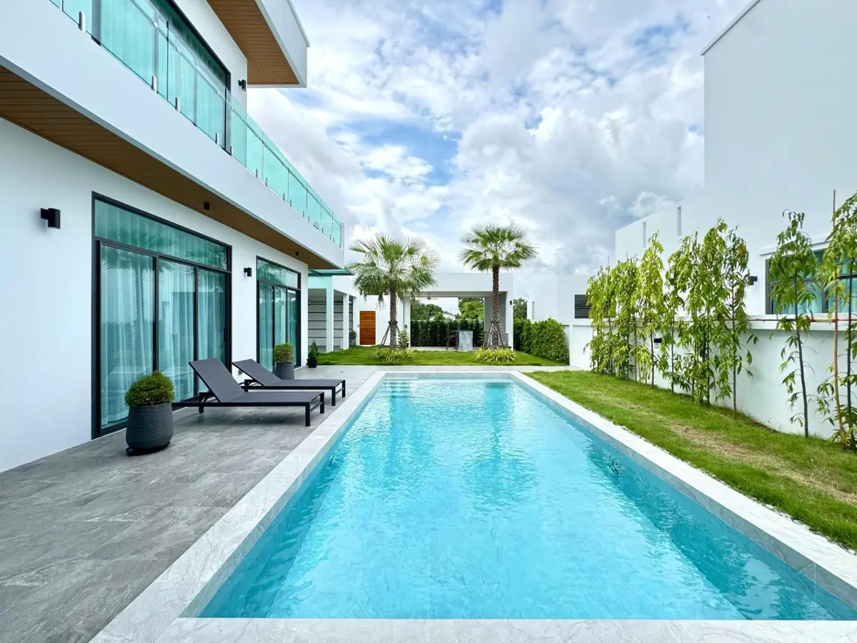The luxury Pool villa 4 Bedroom, Huay Yai for sale - House -  - 